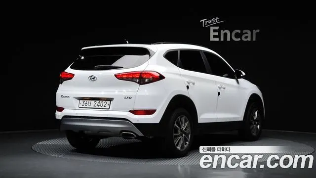HYUNDAI TUCSON 2018 — 122 269 км, белый, Корея — под ключ — фото 2