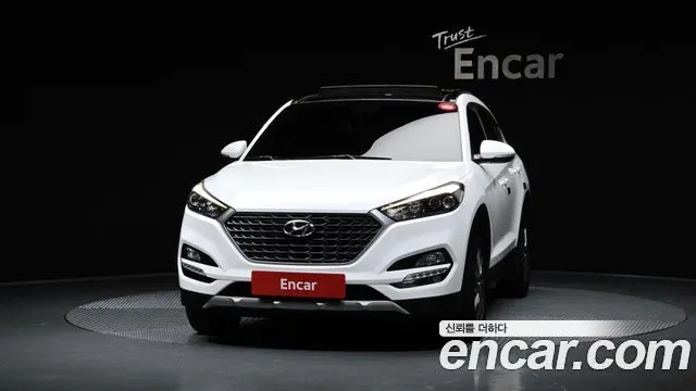 HYUNDAI TUCSON 2018 — 122 269 км, белый, Корея — под ключ — фото 3
