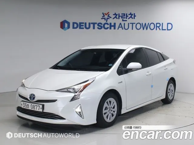 TOYOTA PRIUS 2016 — 127 516 км, белый, Корея — под ключ — фото 1