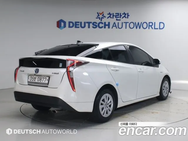 TOYOTA PRIUS 2016 — 127 516 км, белый, Корея — под ключ — фото 2