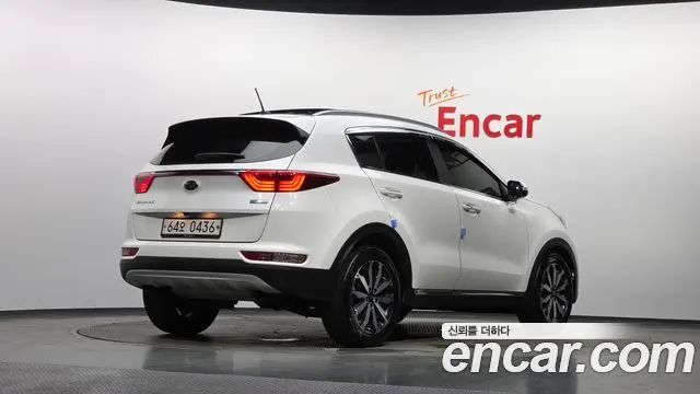 KIA SPORTAGE 2016 — 106 178 км, белый, Корея — под ключ — фото 2