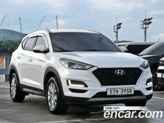 HYUNDAI TUCSON 2019 — 86 379 км, белый, Корея — под ключ — фото 2