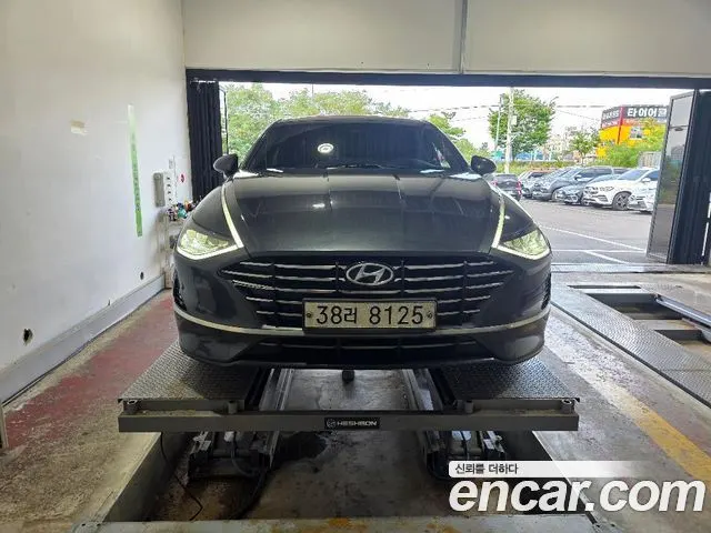 HYUNDAI SONATA 2020 — 151 735 км, серебристо-серый, Корея — под ключ — фото 8