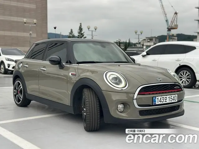 MINI COOPER D 2019 — 40 650 км, светло-золотистый, Корея — под ключ — фото 3