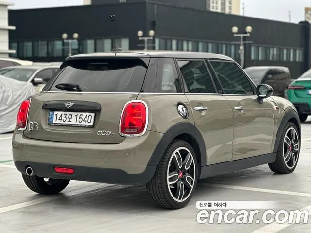 MINI COOPER D 2019 — 40 650 км, светло-золотистый, Корея — под ключ — фото 7