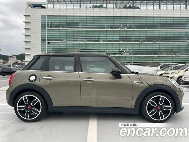 MINI COOPER D 2019 — 40 650 км, светло-золотистый, Корея — под ключ — фото 9