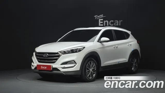 HYUNDAI TUCSON 2016 — 219 167 км, белый, Корея — под ключ — фото 1