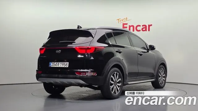 KIA SPORTAGE 2017 — 172 800 км, чёрный, Корея — под ключ — фото 2
