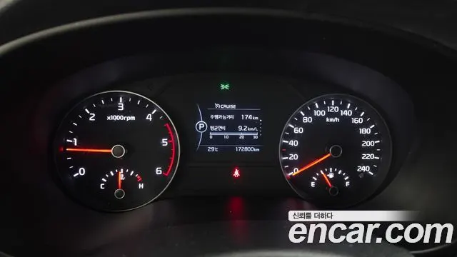 KIA SPORTAGE 2017 — 172 800 км, чёрный, Корея — под ключ — фото 8