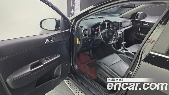 KIA SPORTAGE 2017 — 172 800 км, чёрный, Корея — под ключ — фото 10