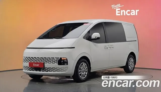 HYUNDAI STARIA 2025 — 27 792 км, белый, Корея — под ключ — фото 2