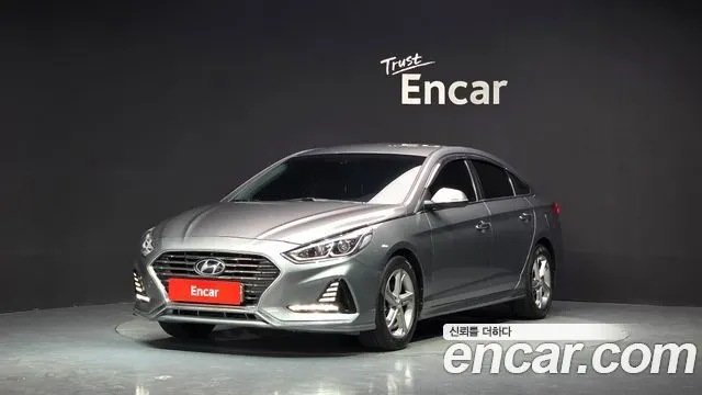 HYUNDAI SONATA 2018 — 84 551 км, серебристо-серый, Корея — под ключ — фото 1
