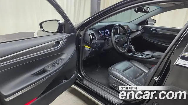 HYUNDAI GRANDEUR 2018 — 107 214 км, чёрный, Корея — под ключ — фото 10