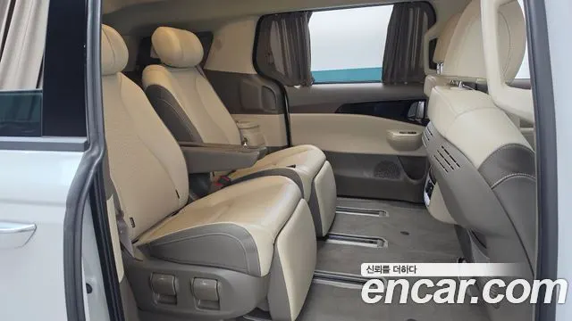 KIA CARNIVAL 2024 — 20 290 км, белый, Корея — под ключ — фото 11