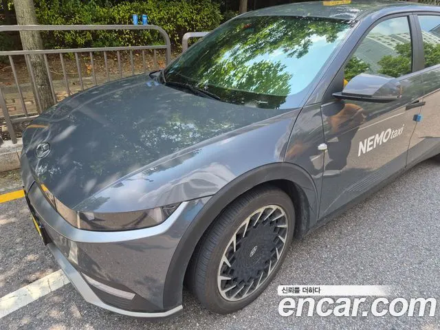 HYUNDAI IONIQ 5 2024 — 139 000 км, серебристо-серый, Корея — под ключ — фото 4