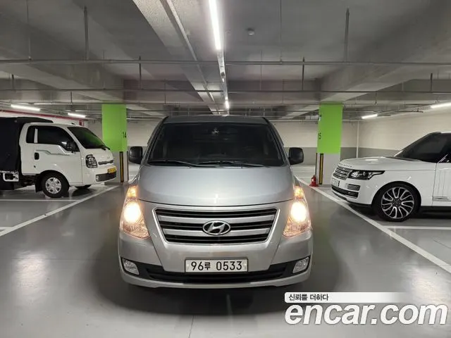 HYUNDAI GRAND STAREX 2018 — 127 000 км, серебристый, Корея — под ключ — фото 1