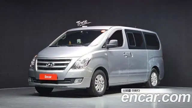 HYUNDAI GRAND STAREX 2018 — 126 971 км, серебристо-серый, Корея — под ключ — фото 11