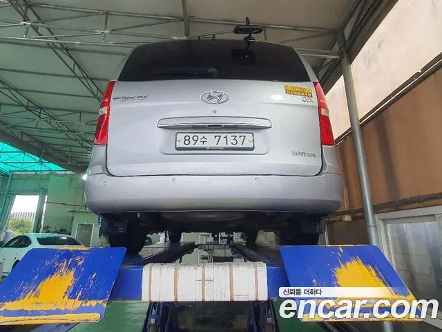 HYUNDAI GRAND STAREX 2013 — 166 549 км, серебристо-серый, Корея — под ключ — фото 2