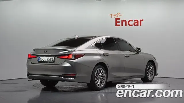 LEXUS ES300H 2024 — 72 732 км, серебристо-серый, Корея — под ключ — фото 2