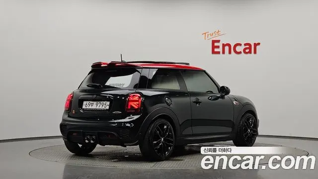 MINI COOPER S 2019 — 107 674 км, зелёный, Корея — под ключ — фото 2