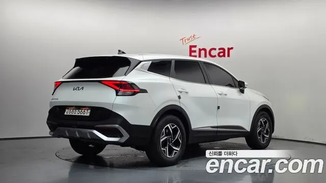 KIA SPORTAGE 2023 — 44 610 км, белый, Корея — под ключ — фото 2