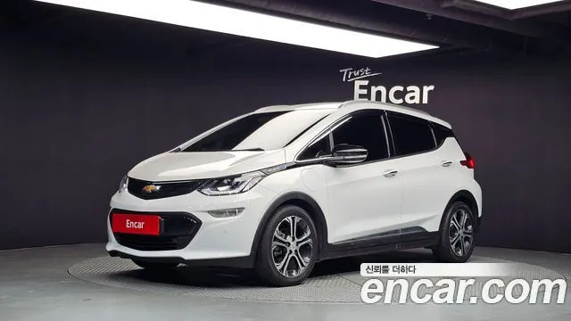 CHEVROLET BOLT 2019 — 185 922 км, белый, Корея — под ключ — фото 1