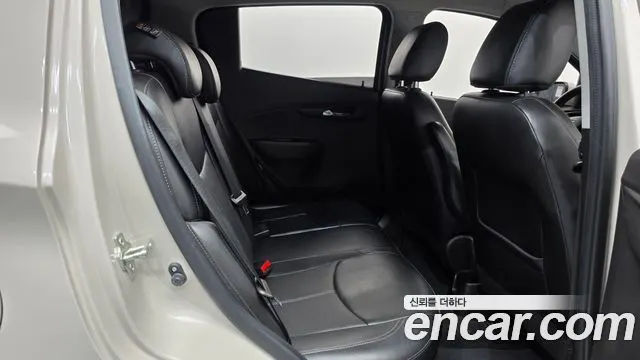 CHEVROLET SPARK 2018 — 72 734 км, белый-перламутр, Корея — под ключ — фото 11