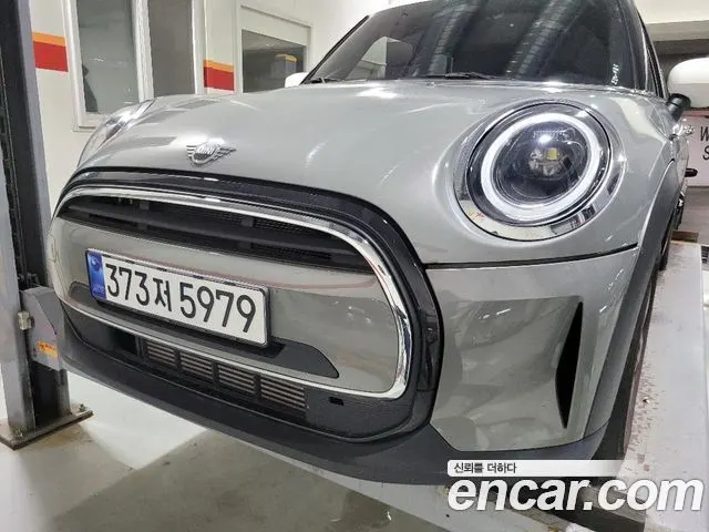MINI COOPER 2023 — 25 369 км, серебристо-серый, Корея — под ключ — фото 1