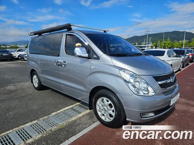 HYUNDAI GRAND STAREX 2014 — 82 719 км, серебристый, Корея — под ключ — фото 1