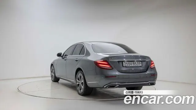 MERCEDES-BENZ E-CLASS W213 2020 — 56 346 км, серебристо-серый, Корея — под ключ — фото 3
