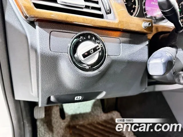 MERCEDES-BENZ E-CLASS W212 2010 — 238 147 км, серебристый, Корея — под ключ — фото 9