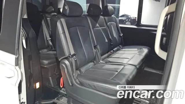 HYUNDAI STARIA 2023 — 86 616 км, белый, Корея — под ключ — фото 11