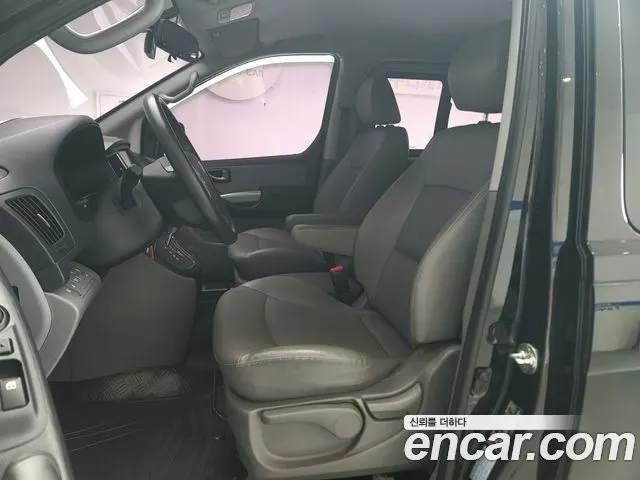 HYUNDAI GRAND STAREX 2019 — 20 764 км, чёрный, Корея — под ключ — фото 10
