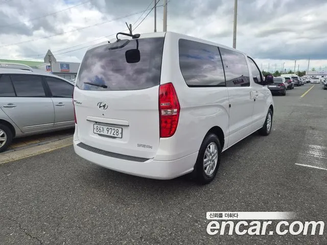 HYUNDAI GRAND STAREX 2016 — 136 857 км, белый, Корея — под ключ — фото 4