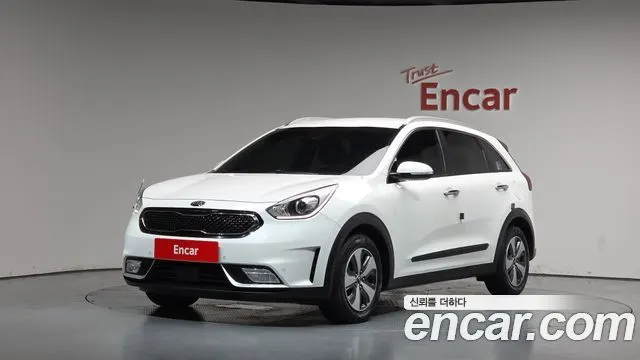 KIA NIRO 2017 — 173 676 км, белый, Корея — под ключ — фото 1