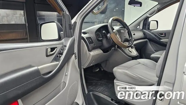HYUNDAI GRAND STAREX 2012 — 107 756 км, серебристый, Корея — под ключ — фото 10