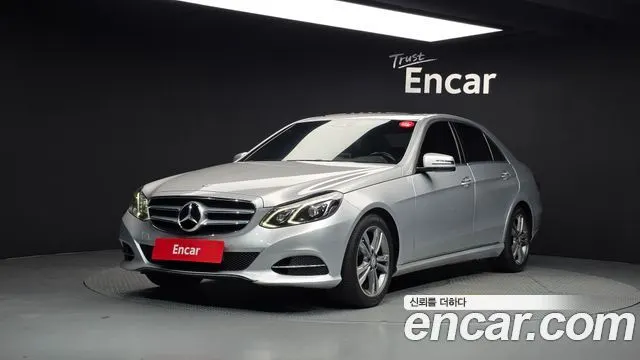 MERCEDES-BENZ E-CLASS W212 2014 — 300 922 км, серебристый, Корея — под ключ — фото 1