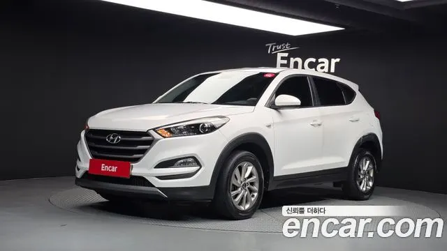 HYUNDAI TUCSON 2016 — 157 366 км, белый, Корея — под ключ — фото 1