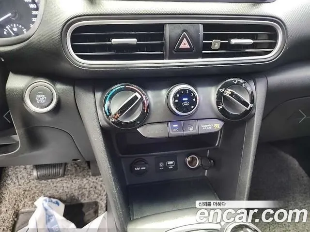 HYUNDAI KONA 2018 — 108 138 км, тёмно-зелёный, Корея — под ключ — фото 10