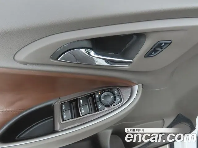 CHEVROLET MALIBU 2017 — 70 000 км, белый, Корея — под ключ — фото 9