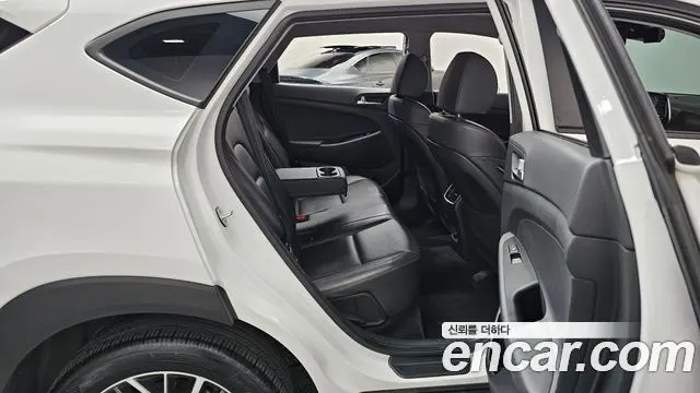 HYUNDAI TUCSON 2019 — 138 083 км, белый, Корея — под ключ — фото 11