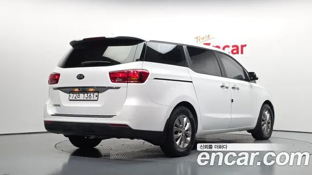 KIA CARNIVAL 2019 — 115 477 км, белый, Корея — под ключ — фото 2