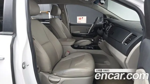 KIA CARNIVAL 2019 — 115 477 км, белый, Корея — под ключ — фото 11