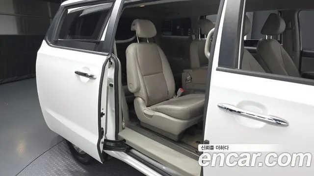 KIA CARNIVAL 2019 — 115 477 км, белый, Корея — под ключ — фото 12