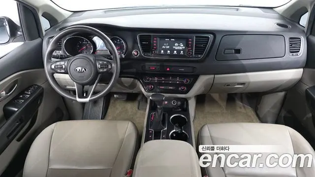 KIA CARNIVAL 2019 — 115 477 км, белый, Корея — под ключ — фото 7