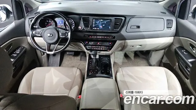 KIA CARNIVAL 2017 — 46 319 км, белый, Корея — под ключ — фото 7