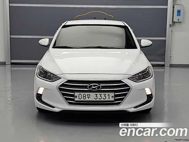 HYUNDAI AVANTE 2018 — 147 597 км, белый, Корея — под ключ — фото 2