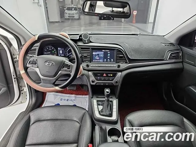 HYUNDAI AVANTE 2018 — 147 597 км, белый, Корея — под ключ — фото 7