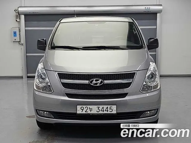 HYUNDAI GRAND STAREX 2014 — 46 220 км, серебристый, Корея — под ключ — фото 2