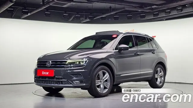 VOLKSWAGEN TIGUAN 2018 — 173 196 км, серый, Корея — под ключ — фото 1